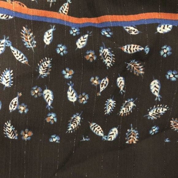 Romeo & Juliet 3/4 Off Shoulder Printed Top Black - Picture 5 of 6